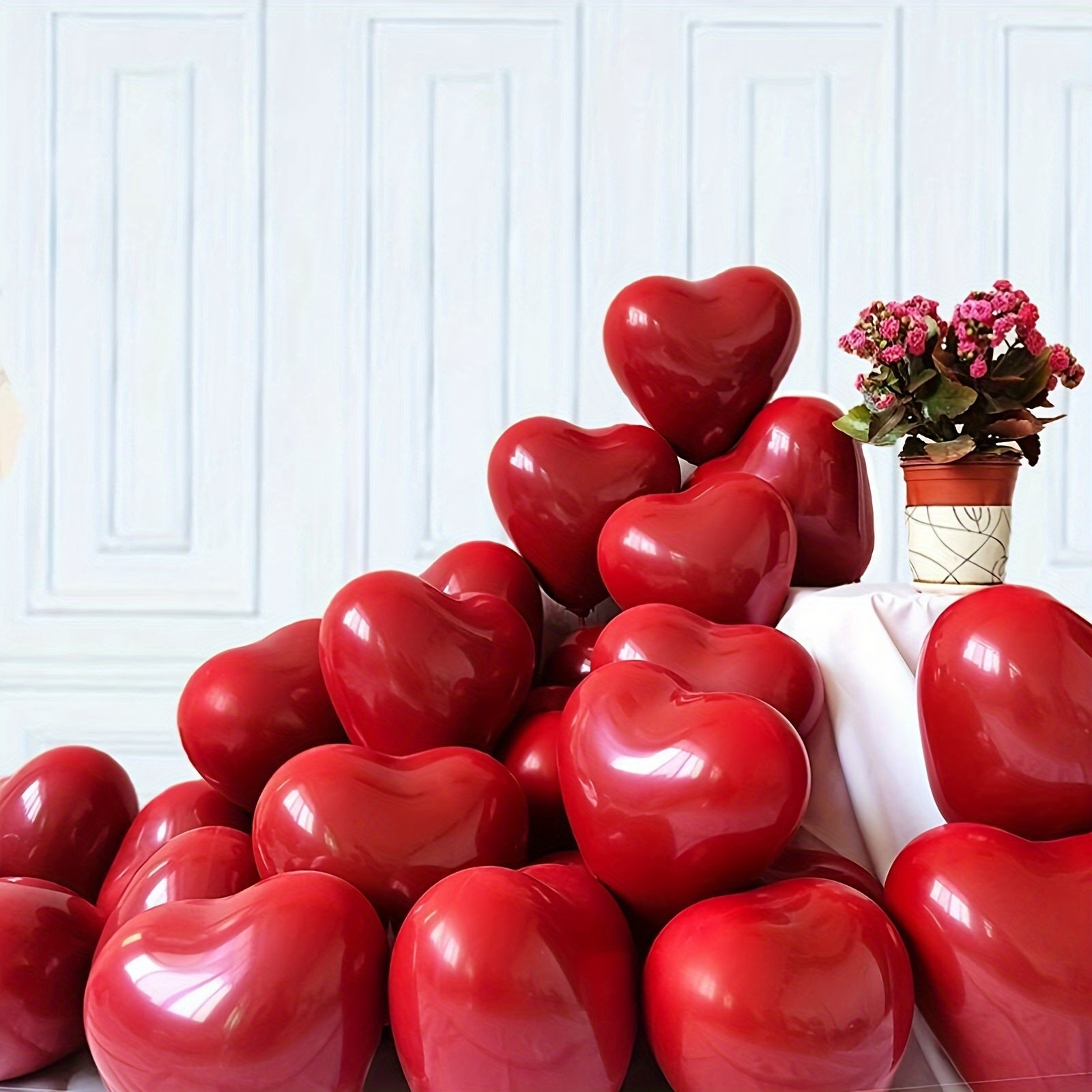 NNETM Set of 20 Red Heart Balloons 25cm